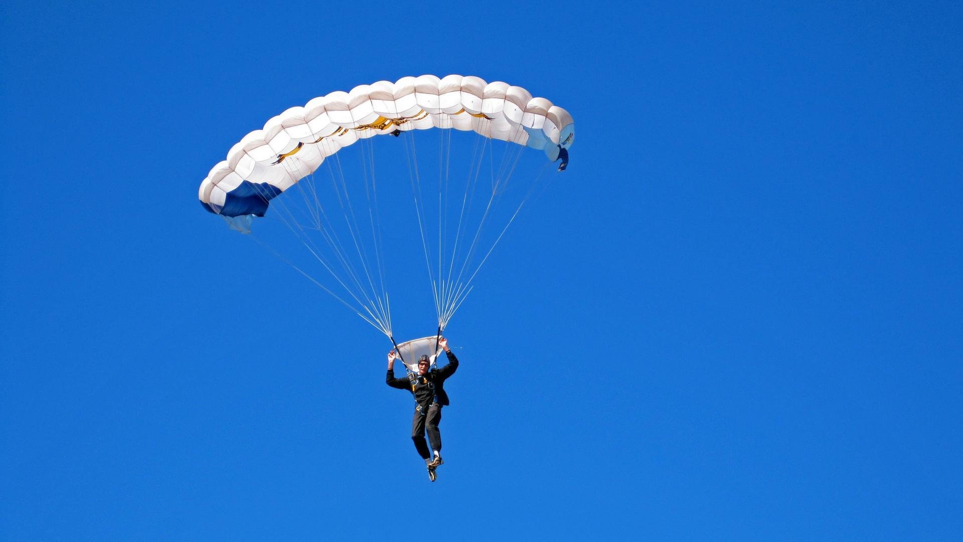 “高精度追踪系统：开启极限运动表现全场景监控新时代”