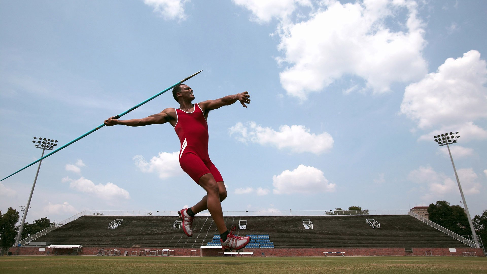 【专属训练营】明星运动员的日常训练计划揭秘，明星锻炼身体的方案